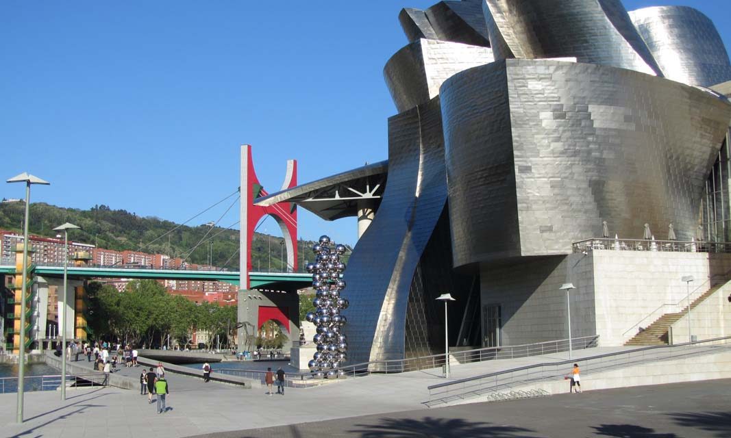 Weekly Travel Highlights: Millennials Embrace Bleisure, Guggenheim Bilbao, Check for Summer Flight Delays