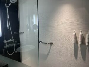 Marriott Auditorium Madrid Airport Hotel Guest Room Shower