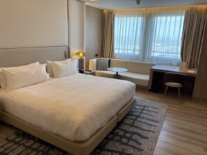 King Guest Room at Madrid Marriott Hotel Princesa Plaza
