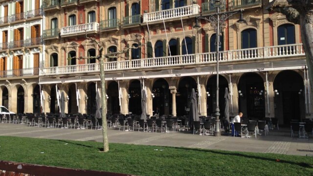 (c) Rob Hard Along Castle Square in Pamplona