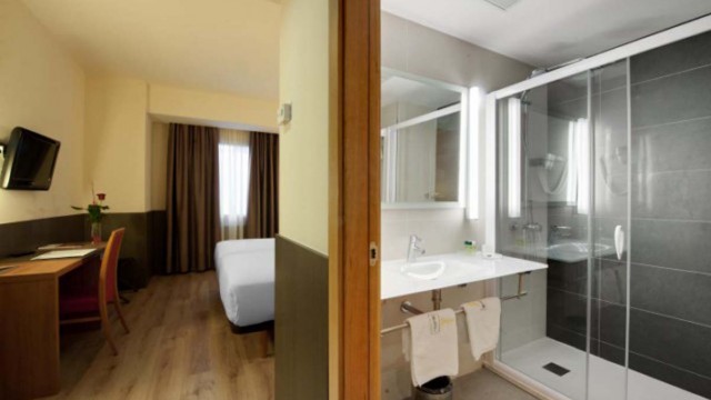 Double Guest Room with Bath View at Hotel Maisonnave