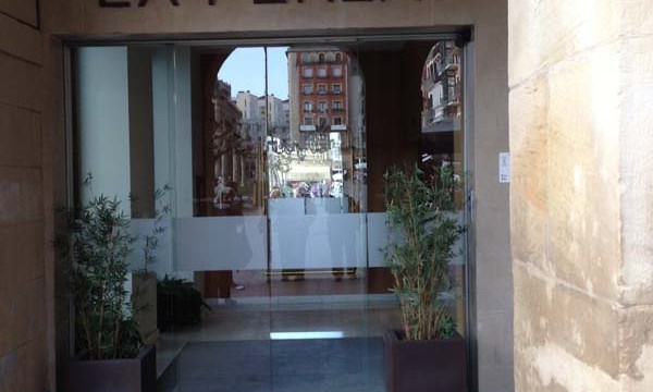Entrance to Gran Hotel La Perla in Pamplona