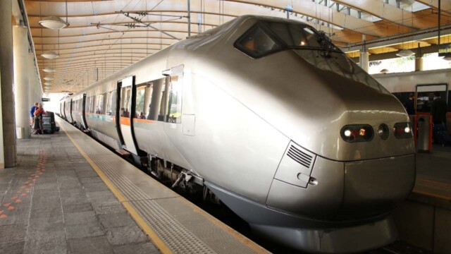 © Phensri Rutledge Flytoget Airport Express Train