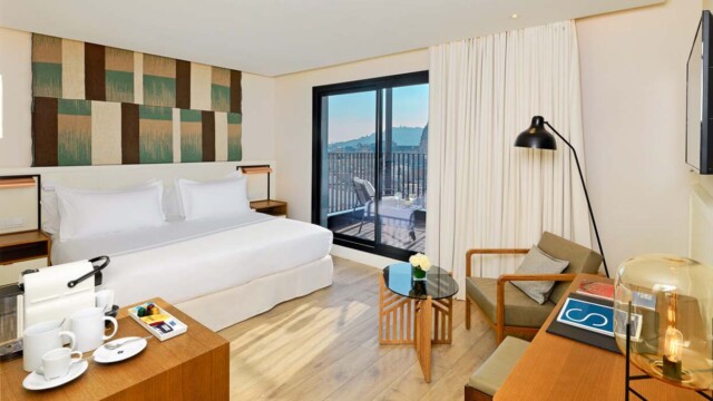 Courtesy image H10 Cubik Barcelona Junior Suite with Cathedral View