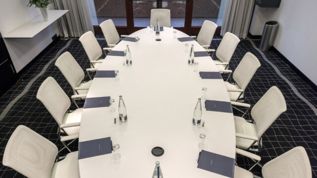 Courtesy image Hilton Madrid Airport Boadroom