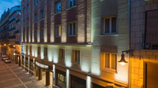 Courtesy image Hotel Maisonnave in Pamplona Exterior