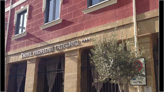 (c) Rob Hard Hotel Pamplona Catedral Exterior