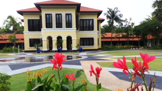 © 2014 Phensri Rutledge Little India in Singapore