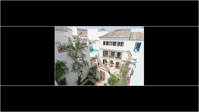 Courtesy image La Casas de la Juderia in Cordoba, Spain (Exterior)