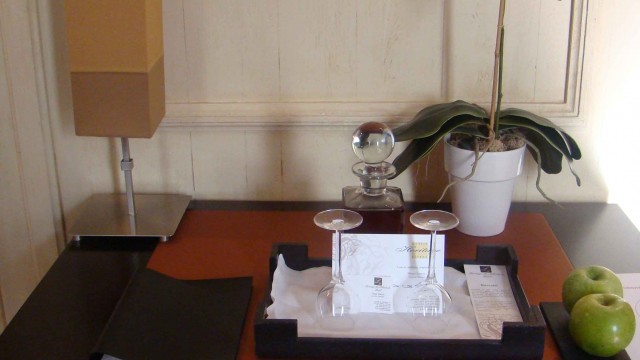My hotel room was comfortable and located in a quiet neighborhood near the city center. (c) Rob Hard Heritage Av Liberdade Guest Room Desk