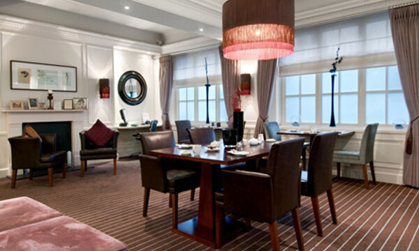 Waldorf Hilton London Executive Lounge. Courtesy image Waldorf Hilton London Executive Lounge