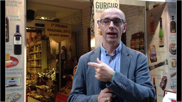 (c) Rob Hard Navarra Expert Group and VIP Tours Guide Francisco Glaria Baines Highlights the Shops of Pamplona