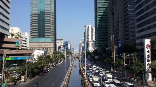 Not all traffic is chaos here. © Phensri Rutledge Traffic in Bangkok