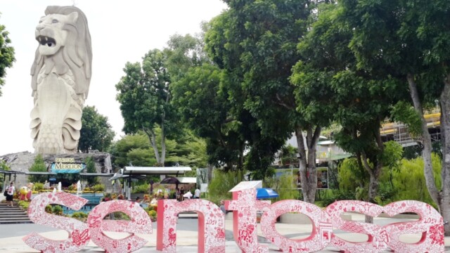 © 2014 Phensri Rutledge Sentosa Island in Singapore