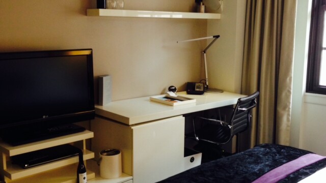 (c) Rob Hard W Washington DC Guest Room