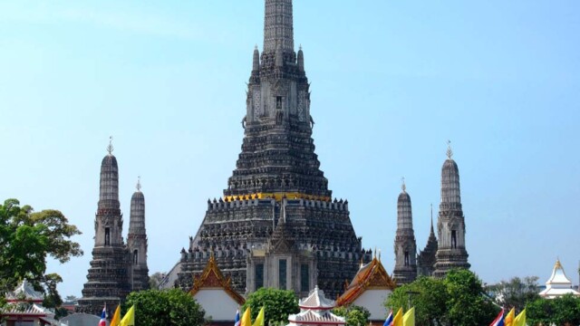 © Phensri Rutledge Wat Arun Temple of Dawn in Bangkok