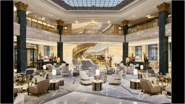 Gracious Lobby of Four Seasons Madrid. Courtesy image Four Seasons Madrid Lobby