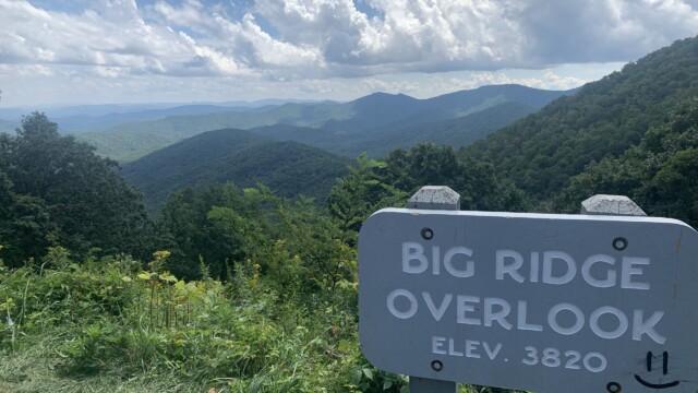 Big Ridge Overlook in NC. © 2023 Rob Hard Big Ridge Overlook in NC