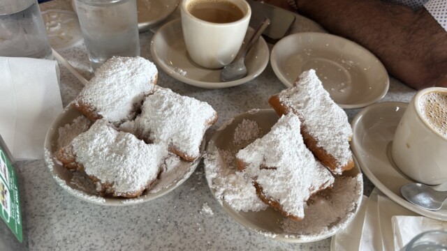 Morning Beignets at Cafe Du Monde in New Orleans. © Rob Hard 2025 Beignets at Cafe Du Monde in New Orleans