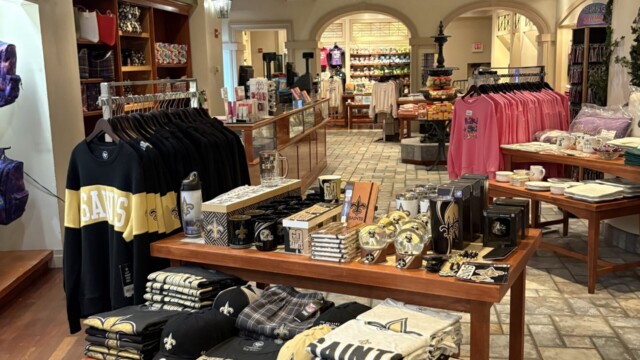 Sheraton New Orleans Gift Shop. © Rob Hard 2025 Sheraton New Orleans Gift Shop